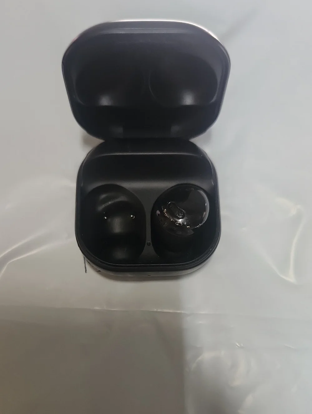 Samsung Black Wireless Earbuds with Charging Case.right Side Only